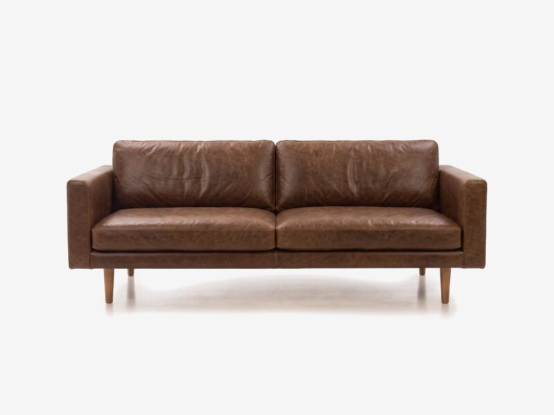 QUATTRO odinė sofa QUATTRO odinė sofa – Africa Tabac oda