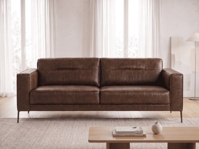 VEGAS odinė sofa – Africa Tabac oda, interjeras